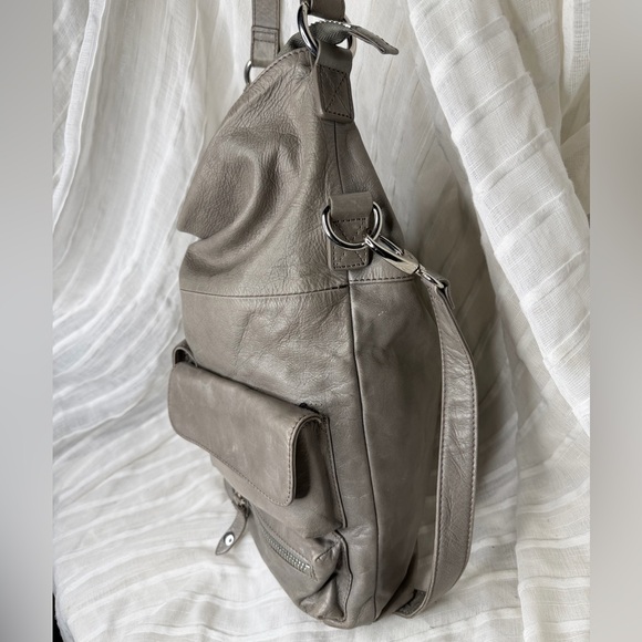 Hobo International Explorer Slouchy Leather Convertible Shoulder / Crossbody Bag - Picture 4 of 15